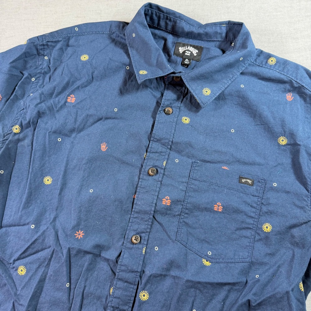 Billabong Button Down Shirt Mens Medium Blue Excellent Short Sleeve Sun Print